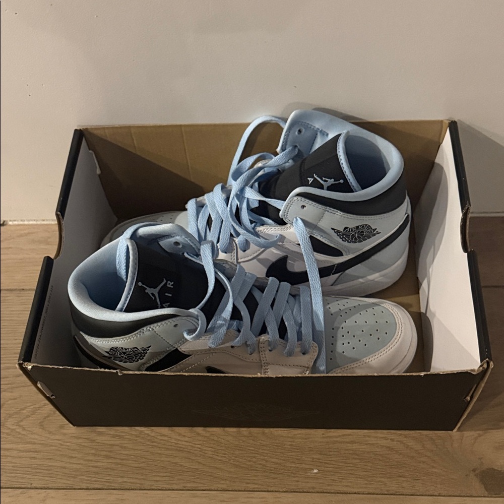 Jordan Sneakers - Light Blue and Black